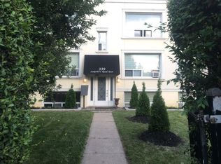 339 Lakeshore Rd E #3, Mississauga, ON L5G 1E7