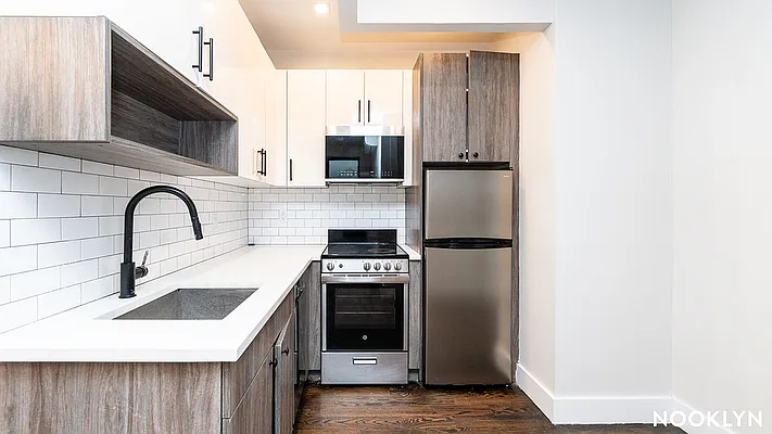 Rented by Nooklyn NYC LLC | media 9