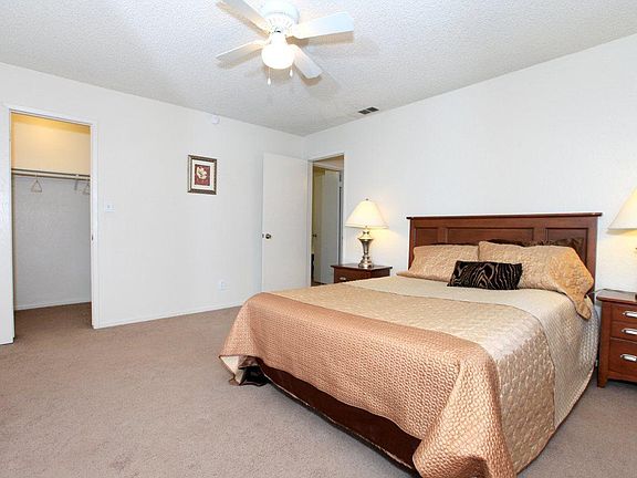 2nd image of 1201 Scott Ave #2B-1Ba-993Sqft