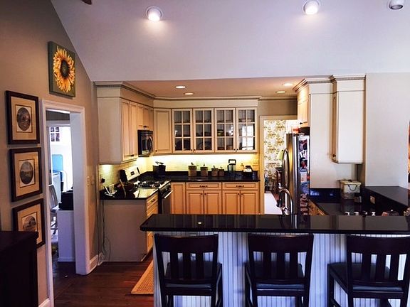 4th image of 3582 Highland Park Pl