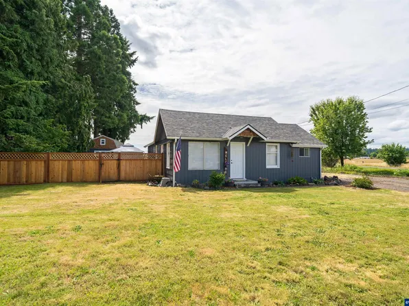 553 N 11th St, Aumsville, OR 97325