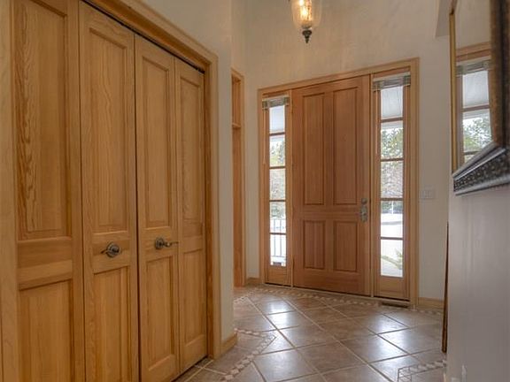 4th image of 3494 Country Club Dr