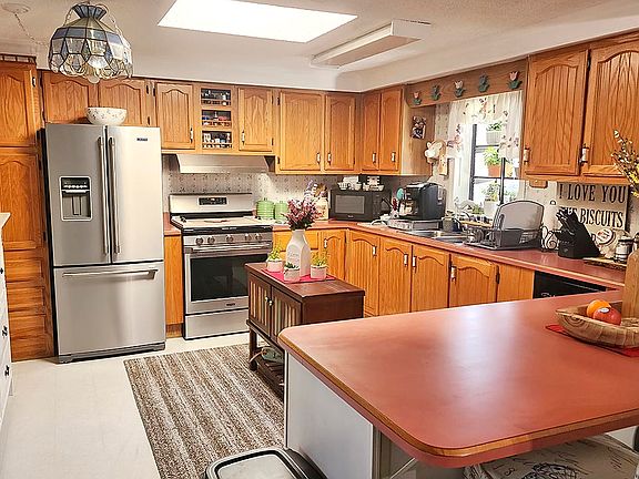 2nd image of 638 Fresh Pond Ave Unit 360