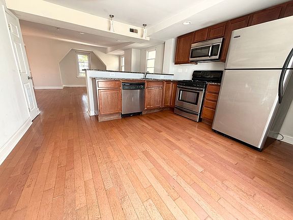 5th image of 204 Sumac St APT 3
