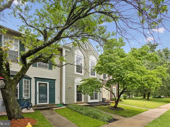 3723 Hampton Ct, Alexandria, VA 22306