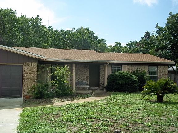 2nd image of 305 Sikes Cir