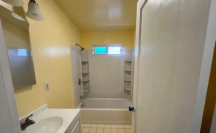 1290 Traynor Rd — Photo 3