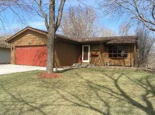 11374 Red Fox Dr N, Maple Grove, MN 55369