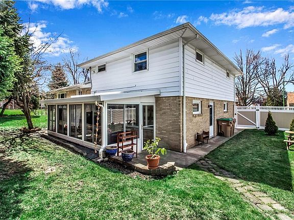 3rd image of 481 Darwin Dr