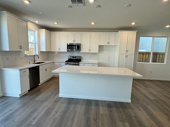 Kitchen area. Added a new LG stainless french door refrigerator. Forgot to take the latest picture.