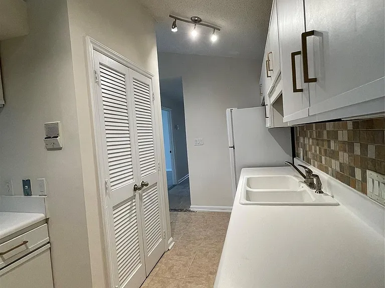 7368 Rose Terrace Ct — Photo 18
