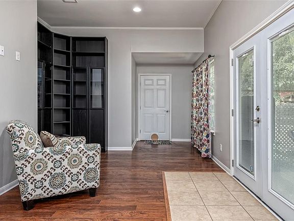 2nd image of 2200 Rey Dr