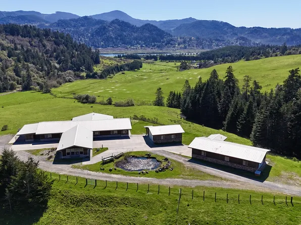 94621 N Bank Rogue River Rd, Gold Beach, OR 97444