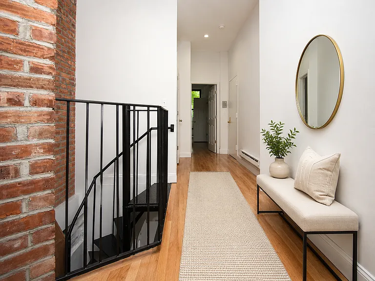 21 Adelphi St #1L — Photo 5