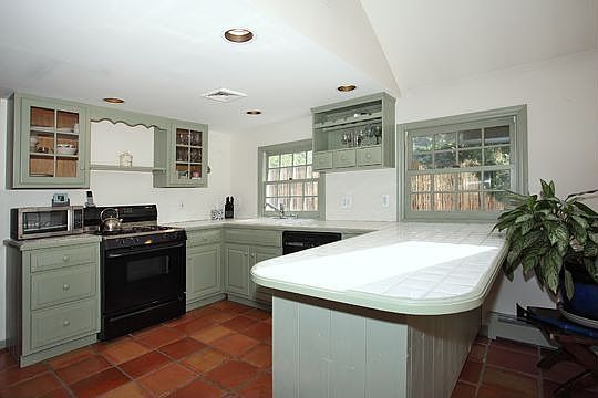 1st image of 190 Monmouth Ave