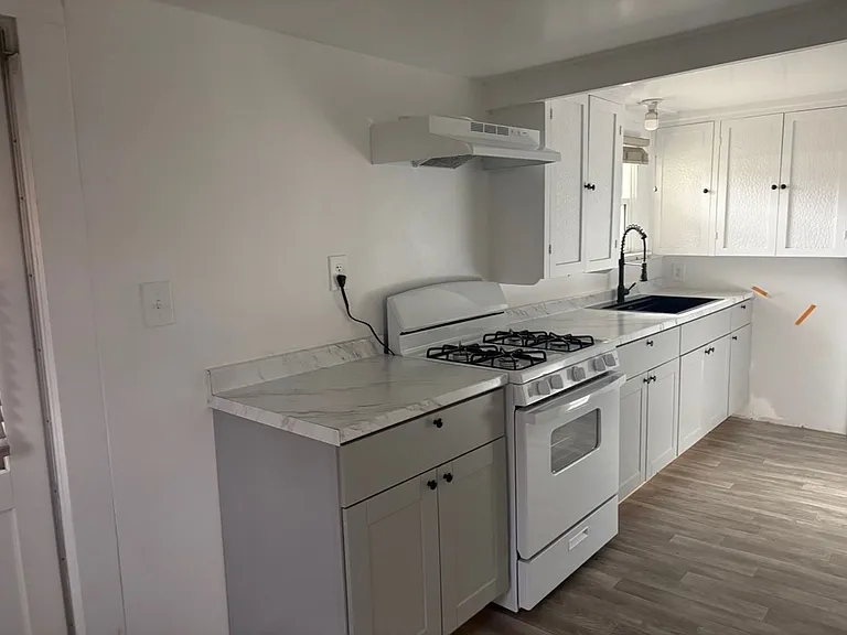 514 Kaweah St #A — Photo 14