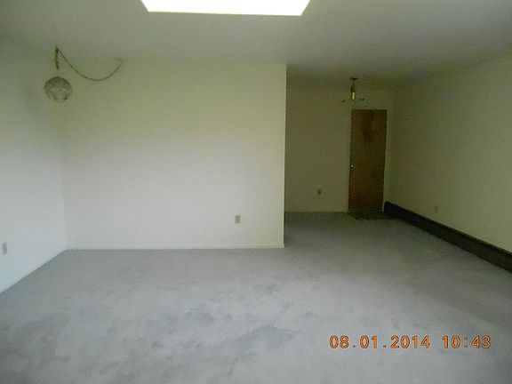 5th image of 9 Marlette Dr