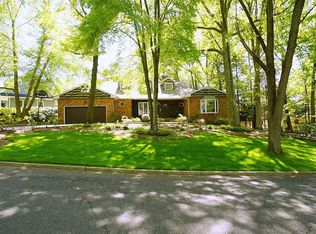 44 Powder Horn Dr, Wayne, NJ 07470