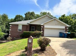 21 Valleyview Cir, Bentonville, AR 72712