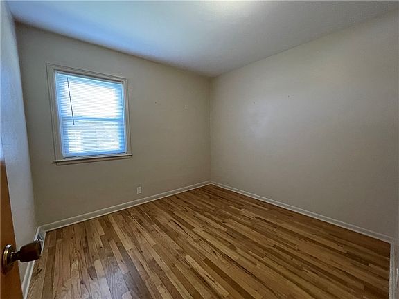 5th image of 762 N Shadyview Blvd