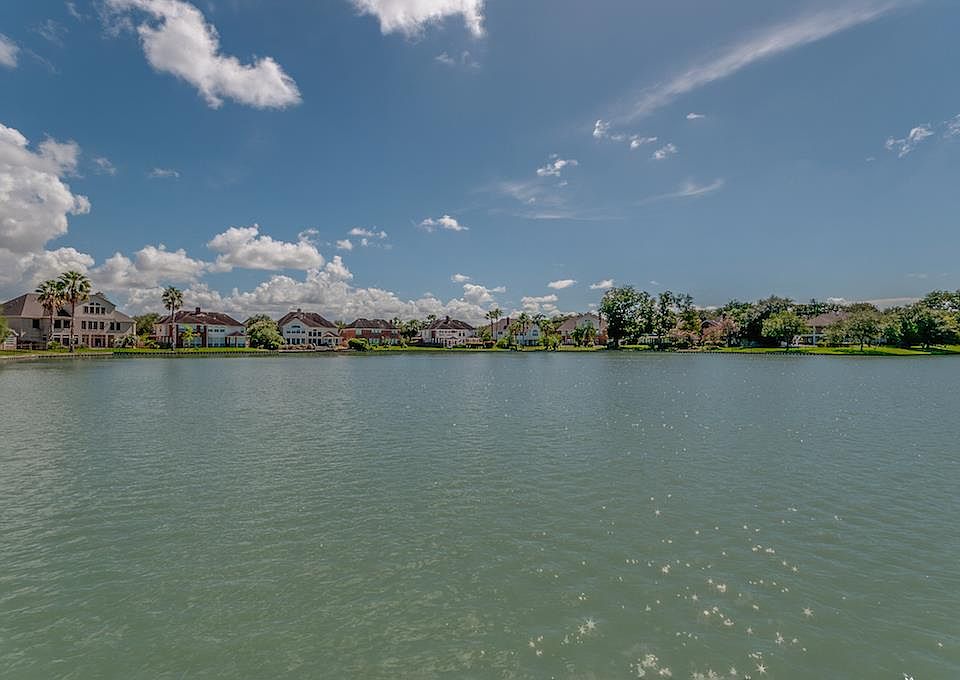 1st image of 1822 Shoreline Dr