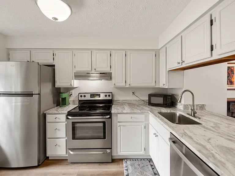 8550 Blue Rock Ln — Photo 2