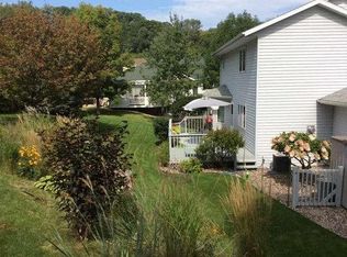 425 N Hill St, La Crescent, MN 55947