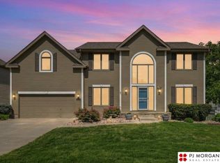 17622 Monroe St, Omaha, NE 68135