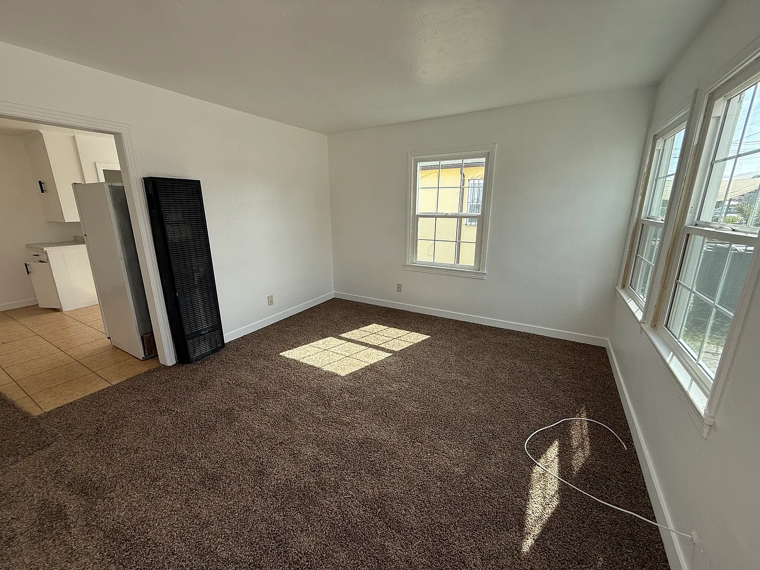 2 bed, 900 sqft, $2,300 — Photo 3