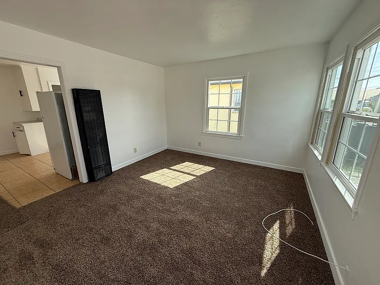 322 E 4th St #322 — Photo 2
