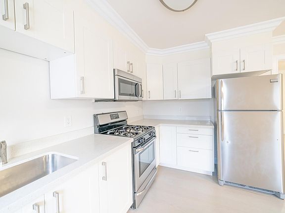 2nd image of 1051 48th St Unit C