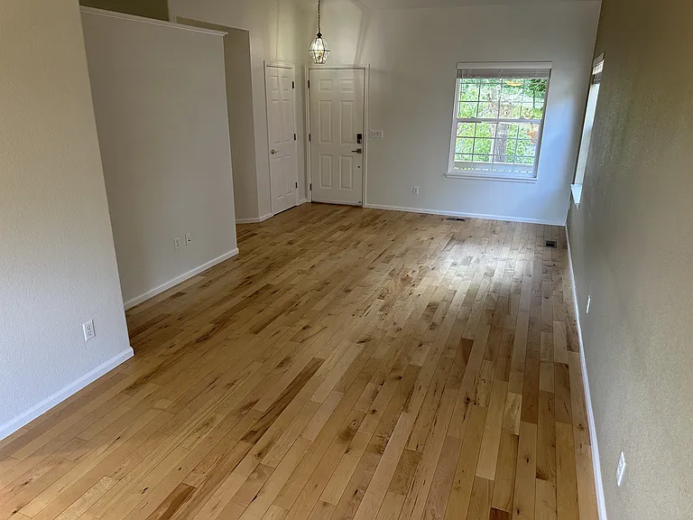 2573 Betts Cir — Photo 4
