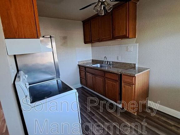 4th image of 207 Brown St APT 2