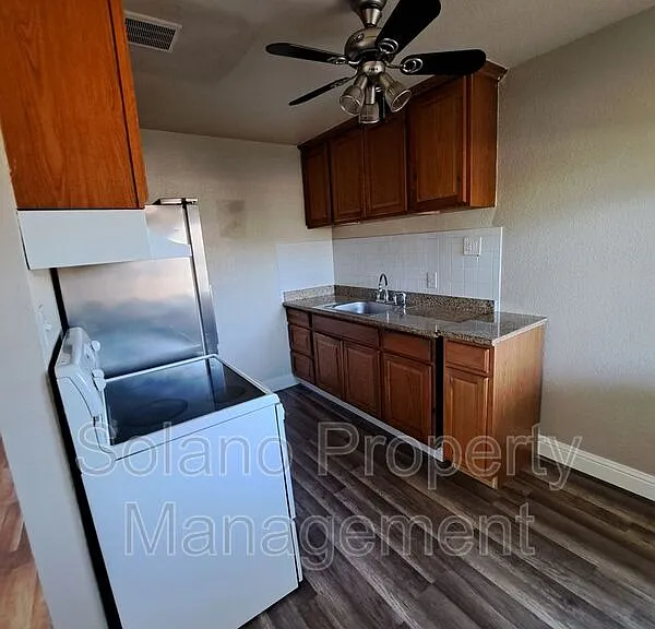 207 Brown St #2 — Photo 4