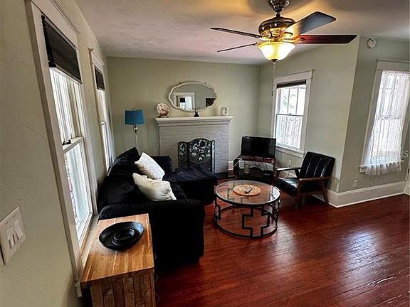 3rd image of 320 N Rhodes St