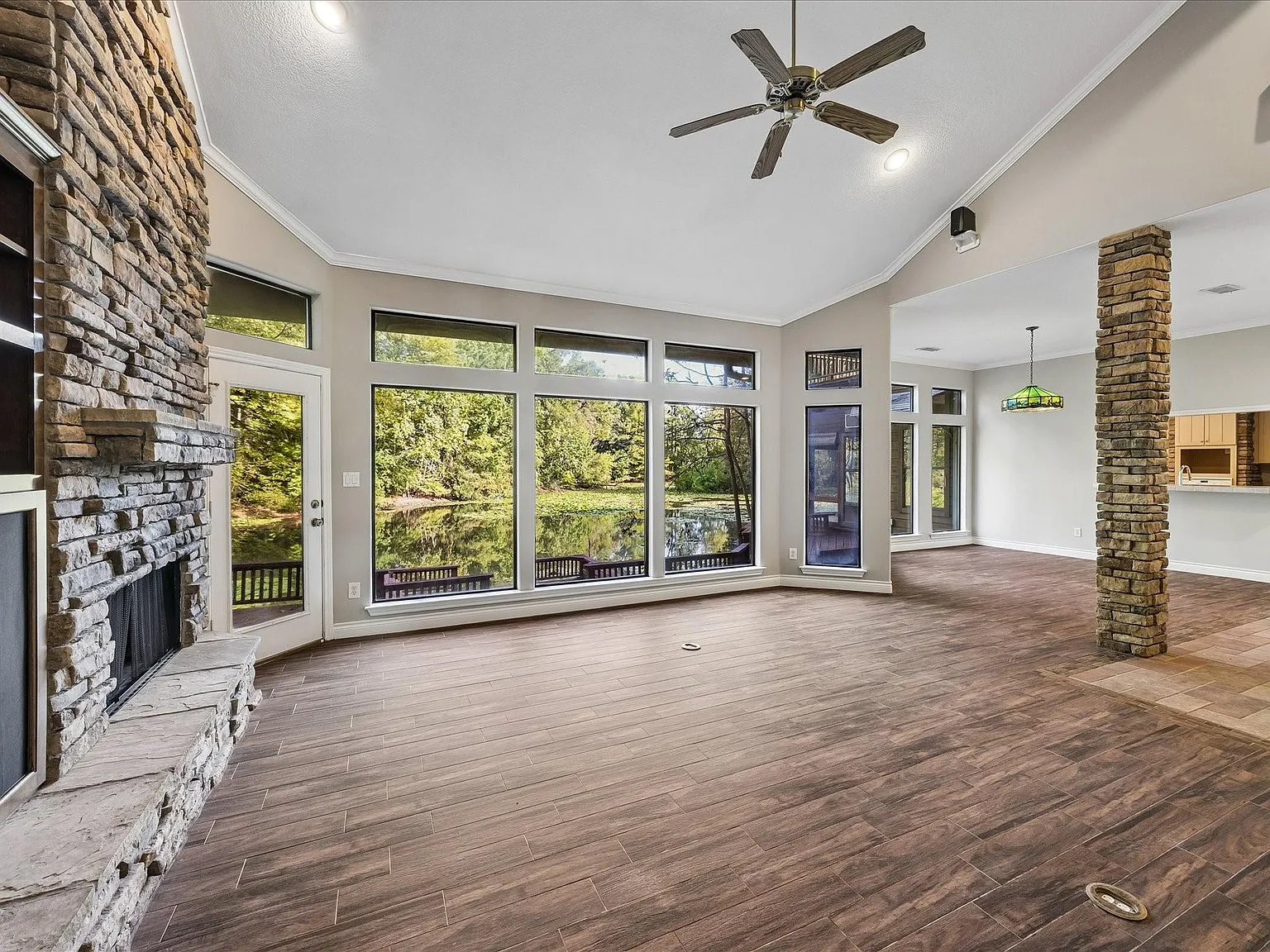 4 bed, 3.0 bath, 2772 sqft, $2,850 — Photo 3