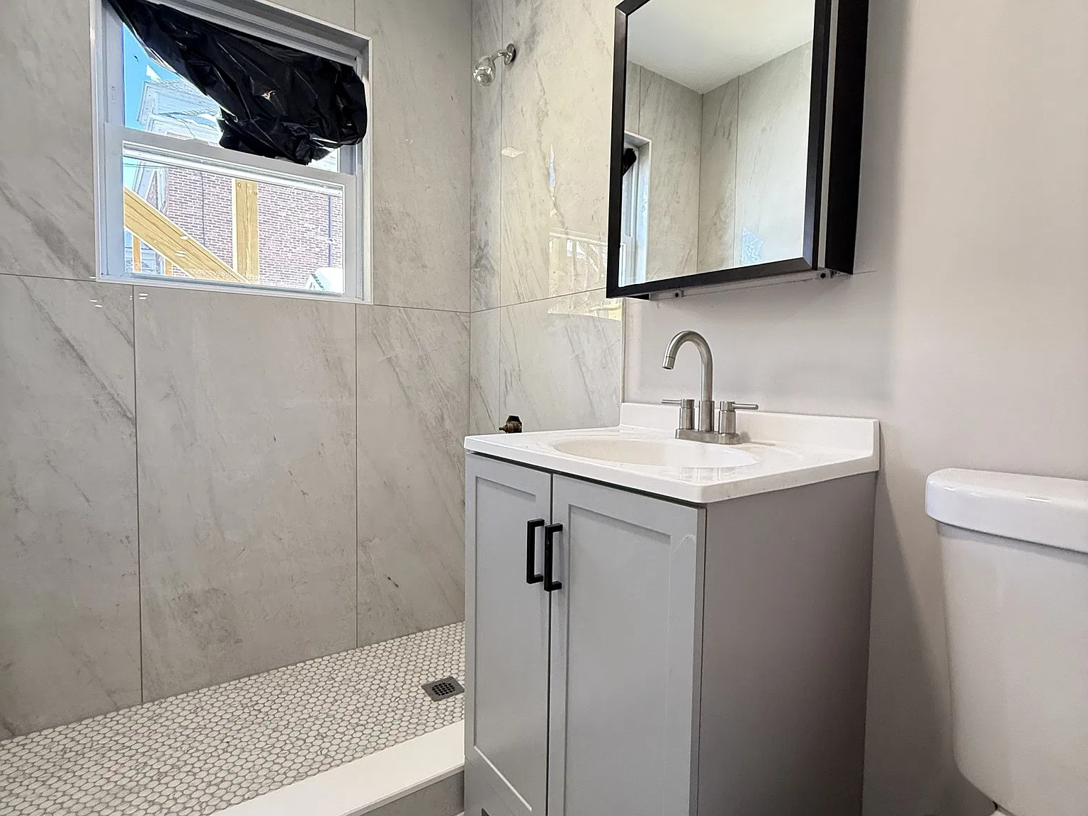 6 bed, 3.0 bath, $9,500 — Photo 4