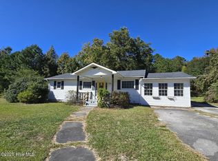125 Great Lake Rd, Maysville, NC 28555
