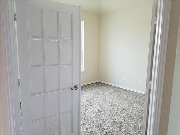 4th image of 14127 Medina Dr
