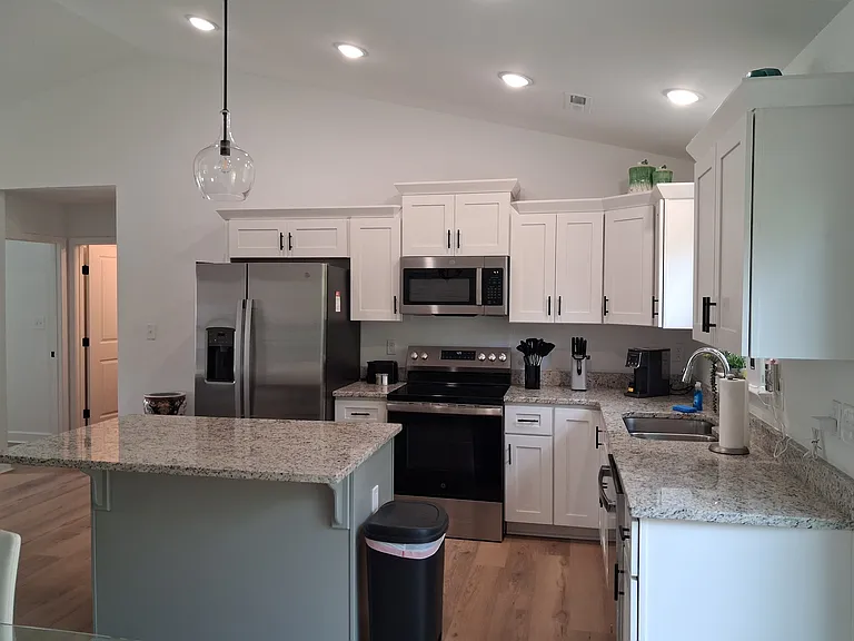 103 Stone St — Photo 6