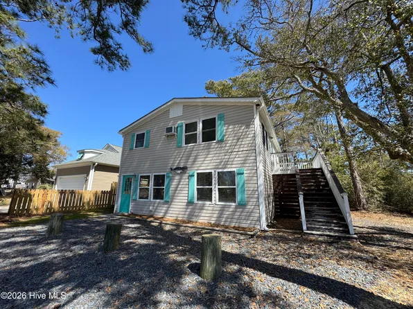 100 SE 43rd St #2, Oak Island, NC 28465