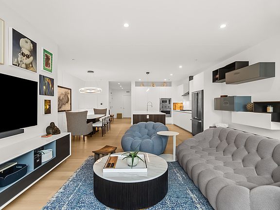 4th image of 1648 W Division St #309