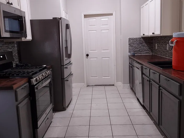 17911 Greenbriar Park — Photo 6
