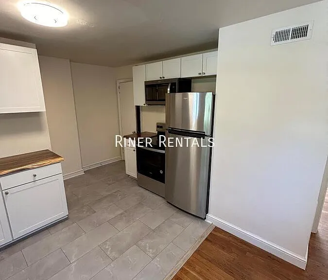 282 E Grattan St — Photo 9