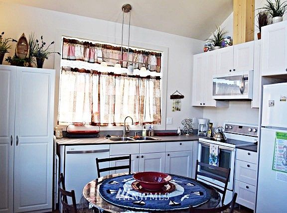 4th image of 958 Wawona Avenue #2