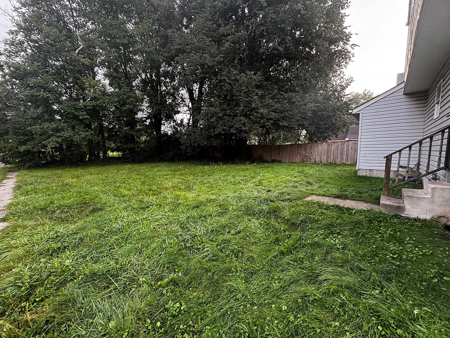 4 bed, 2112 sqft, $1,395 — Photo 2