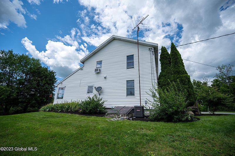 4th image of 212 Horning Road