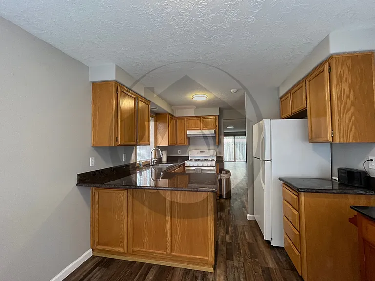 2465 Connemara Ct SE — Photo 4