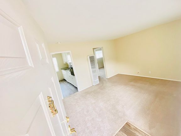 3rd image of 19 Coleman Pl #34