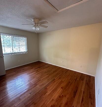 4th image of 704 Andrea Ln